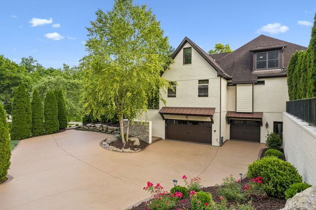4001 Wallace Ln, Nashville, TN 37215