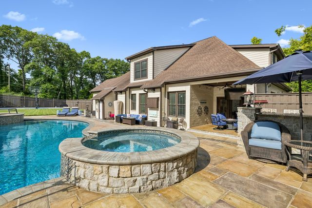 4001 Wallace Ln, Nashville, TN 37215