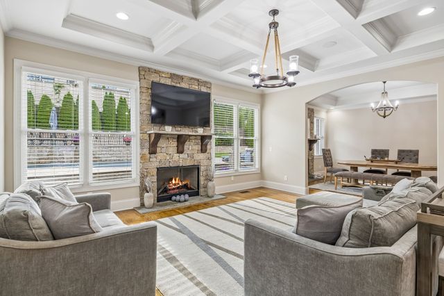 4001 Wallace Ln, Nashville, TN 37215
