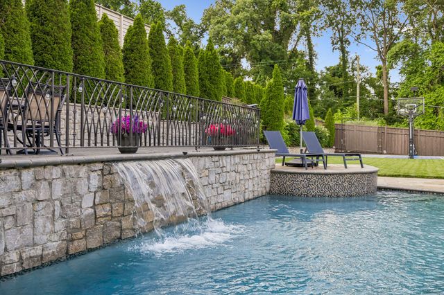 4001 Wallace Ln, Nashville, TN 37215