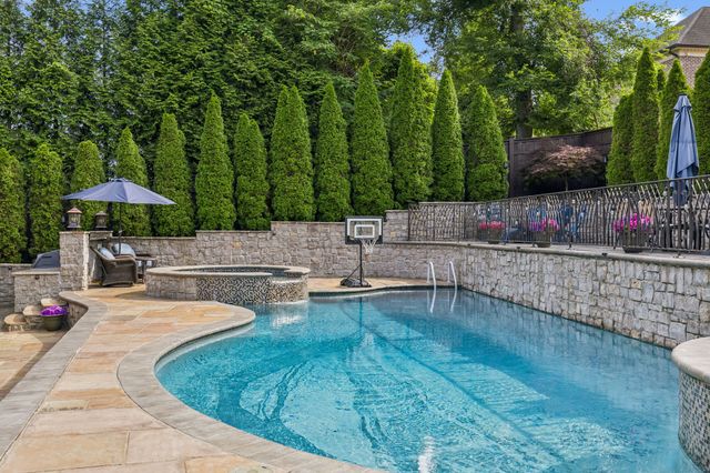 4001 Wallace Ln, Nashville, TN 37215