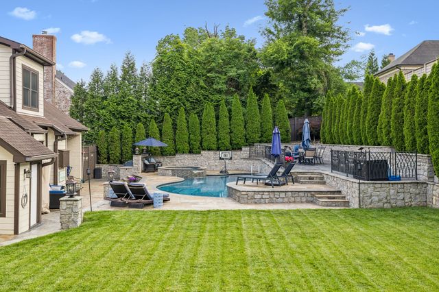 4001 Wallace Ln, Nashville, TN 37215
