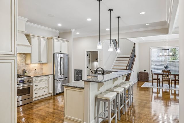 4001 Wallace Ln, Nashville, TN 37215