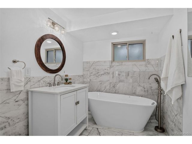 336 Oakland St, Aurora, CO 80010