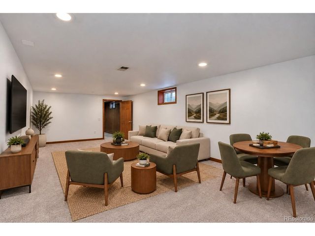 336 Oakland St, Aurora, CO 80010