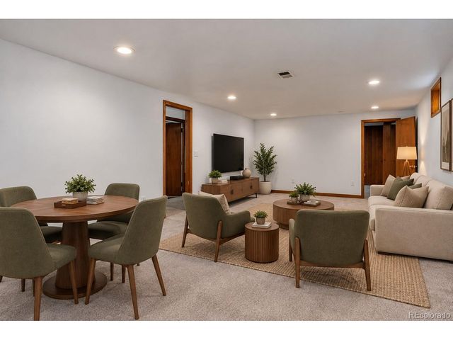 336 Oakland St, Aurora, CO 80010