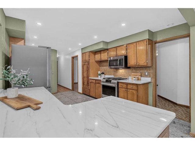 336 Oakland St, Aurora, CO 80010