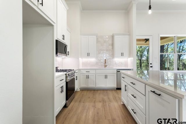 496 Preston Ridge, Tyler, TX 75703