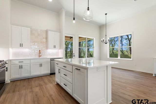 496 Preston Ridge, Tyler, TX 75703