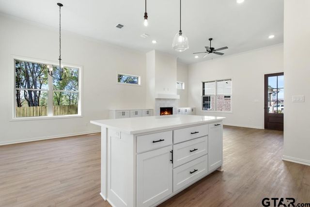 496 Preston Ridge, Tyler, TX 75703