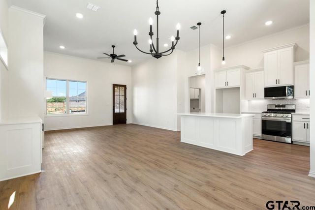 496 Preston Ridge, Tyler, TX 75703