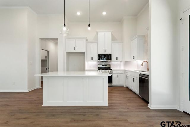 496 Preston Ridge, Tyler, TX 75703