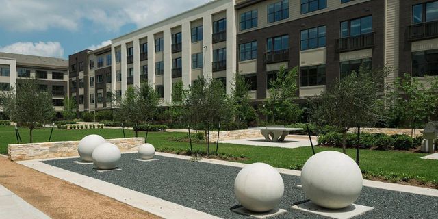 7100 Old Katy Road 3211, Houston, TX 77024