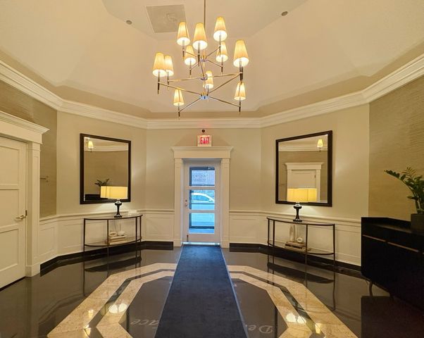 33 W Delaware Place 17D, Chicago, IL 60610