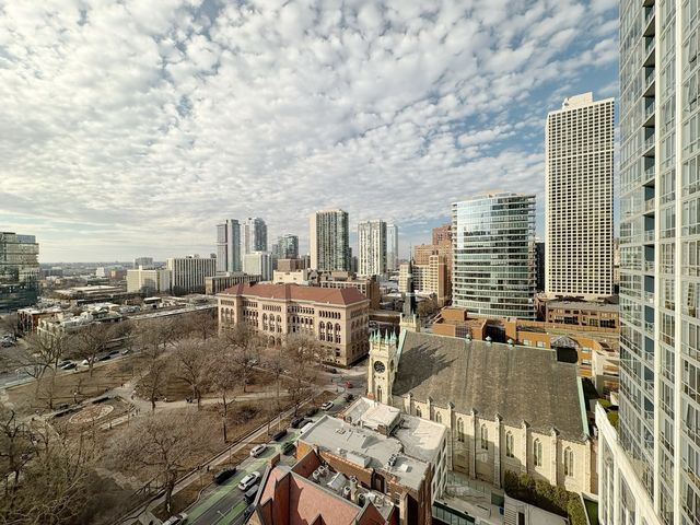 33 W Delaware Place 17D, Chicago, IL 60610