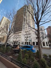 33 W Delaware Place 17D, Chicago, IL 60610