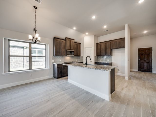 616 Kyle Drive, Tioga, TX 76271