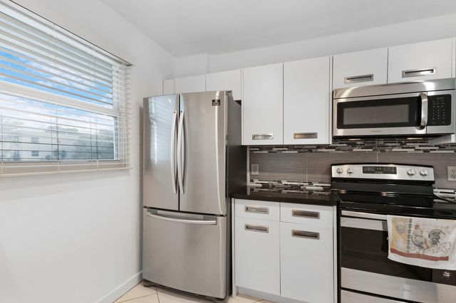 113 Royal Pk Drive 3d, Oakland Park, FL 33309