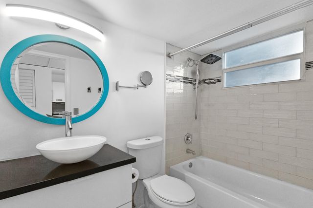 113 Royal Pk Drive 3d, Oakland Park, FL 33309