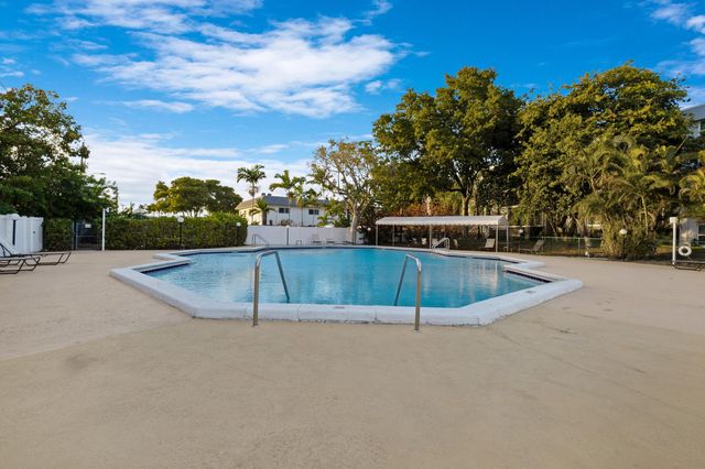 113 Royal Pk Drive 3d, Oakland Park, FL 33309