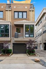 2740 N Wayne Avenue C, Chicago, IL 60614