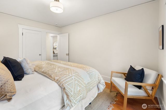 715 N 70th Street, Seattle, WA 98103