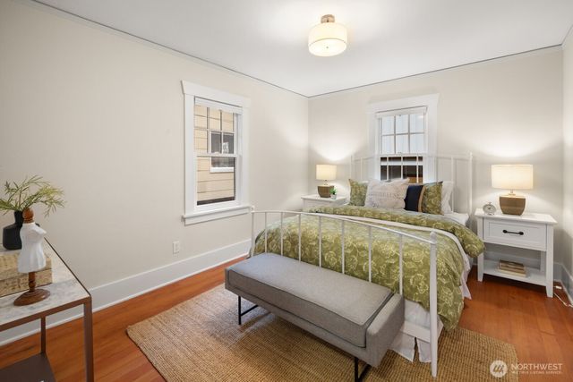 715 N 70th Street, Seattle, WA 98103