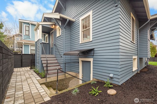 715 N 70th Street, Seattle, WA 98103