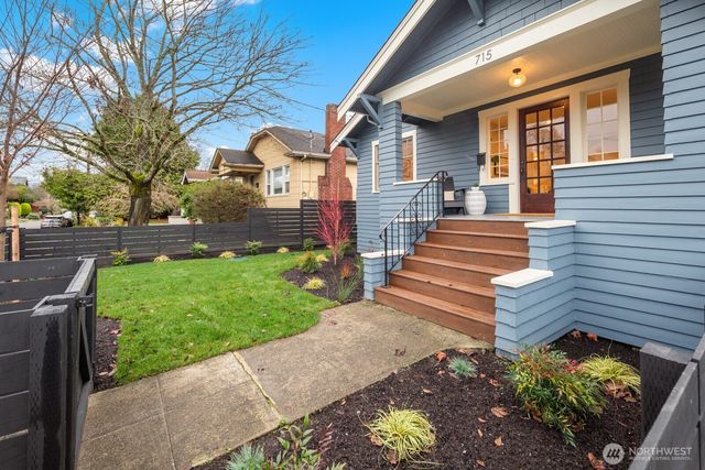 715 N 70th Street, Seattle, WA 98103