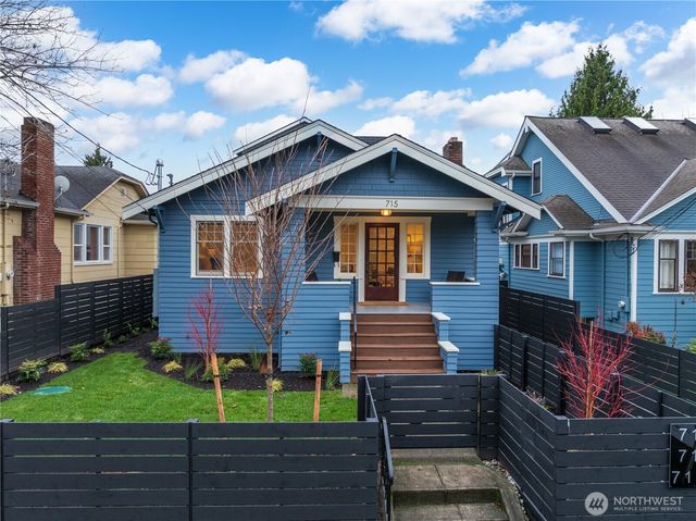 715 N 70th Street, Seattle, WA 98103