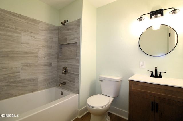 9616 Old State Line Road, Holland, OH 43528