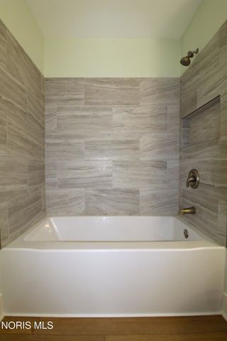 9616 Old State Line Road, Holland, OH 43528