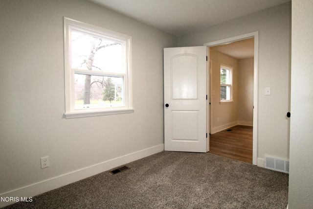 9616 Old State Line Road, Holland, OH 43528