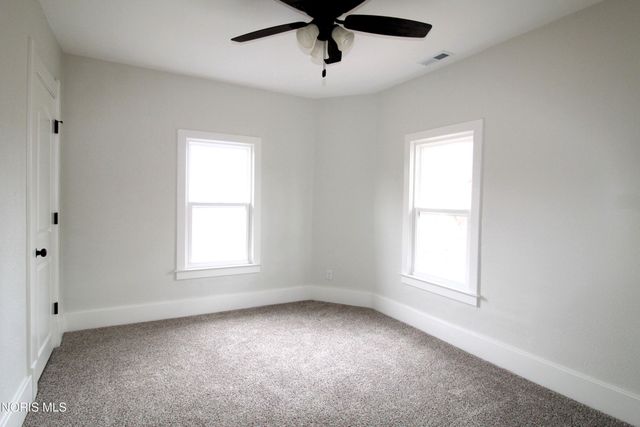 9616 Old State Line Road, Holland, OH 43528