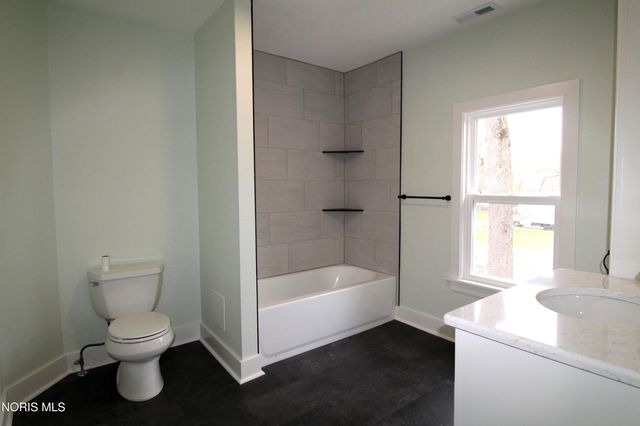 9616 Old State Line Road, Holland, OH 43528