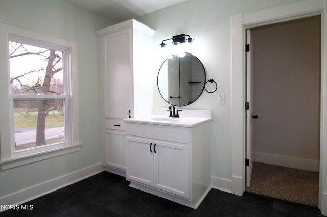 9616 Old State Line Road, Holland, OH 43528