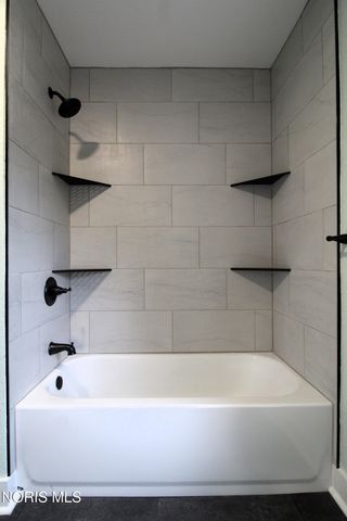 9616 Old State Line Road, Holland, OH 43528