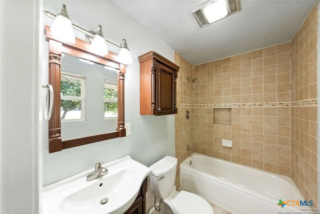 2792 Woodcrest Drive, Canyon Lake, TX 78133
