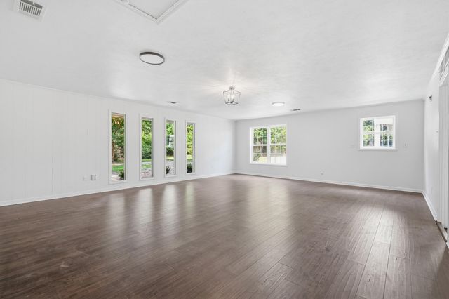 141 Sand, Leesville, LA 71446