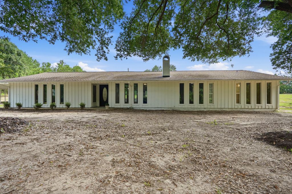 141 Sand, Leesville, LA 71446