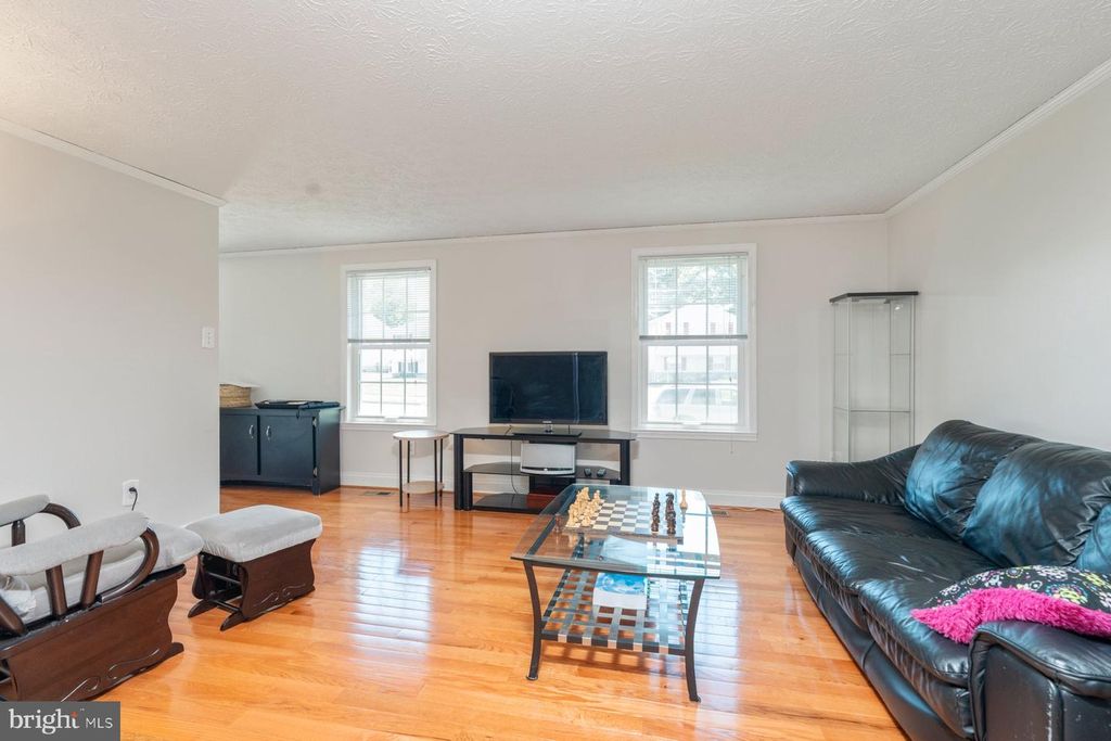 Image 10 of property listing at 3908 TEVIS CIR, Randallstown, MD 21133