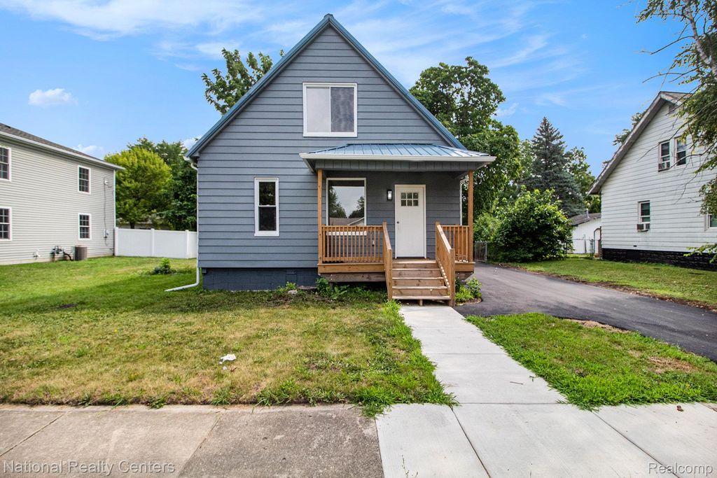 26256 Ypsilanti Street, Flat Rock, MI 48134