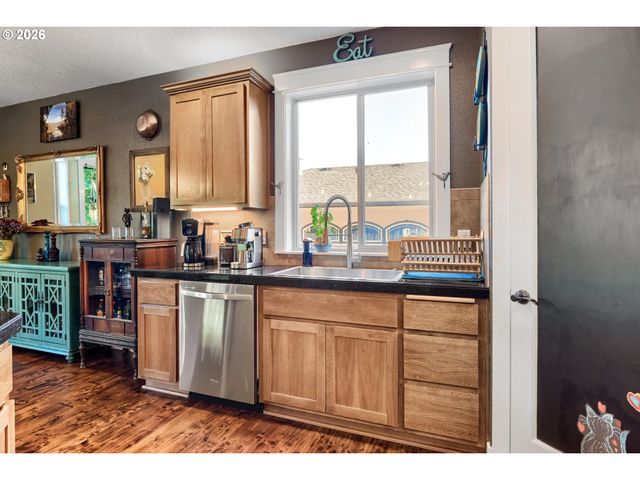 16981 Se SPRAY Ave, Milwaukie, OR 97267