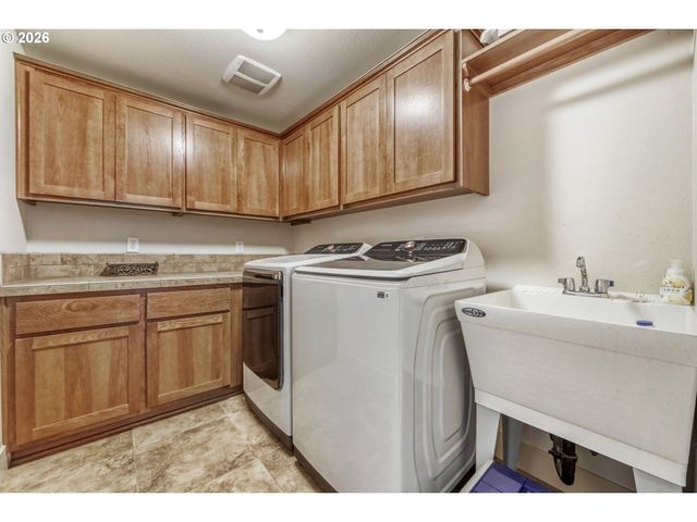 16981 Se SPRAY Ave, Milwaukie, OR 97267