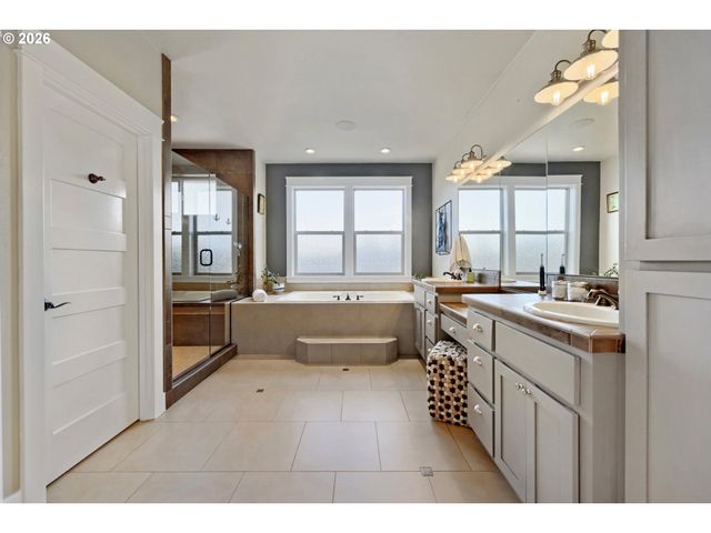 16981 Se SPRAY Ave, Milwaukie, OR 97267