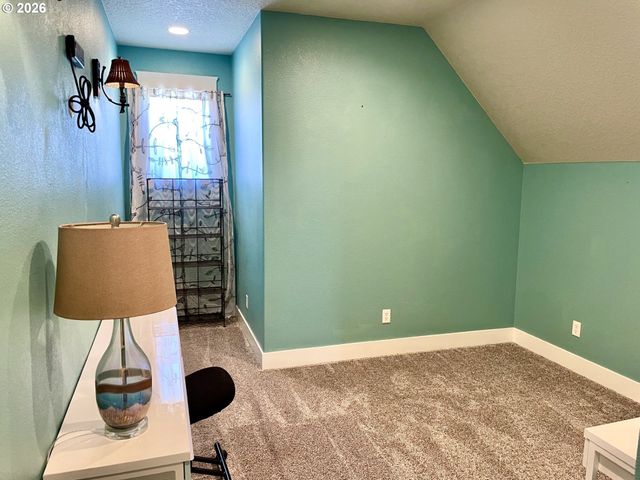 16981 Se SPRAY Ave, Milwaukie, OR 97267