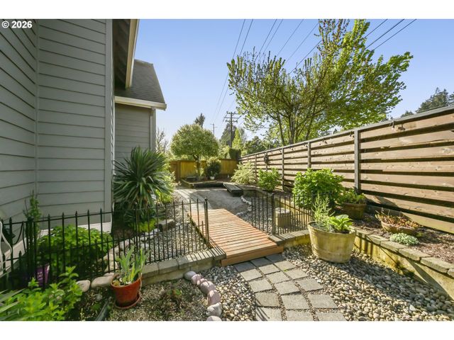 16981 Se SPRAY Ave, Milwaukie, OR 97267