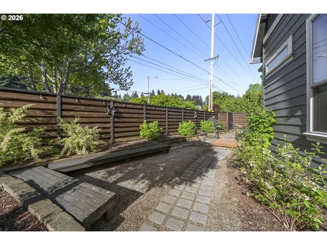 16981 Se SPRAY Ave, Milwaukie, OR 97267