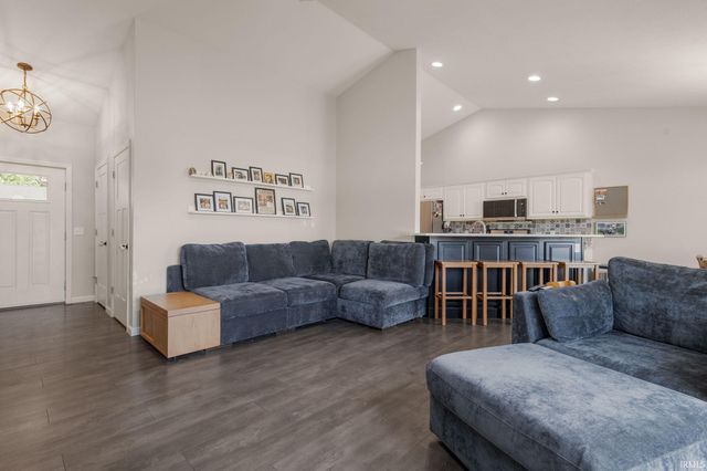 30329 Pine Bluff Drive, Elkhart, IN 46517