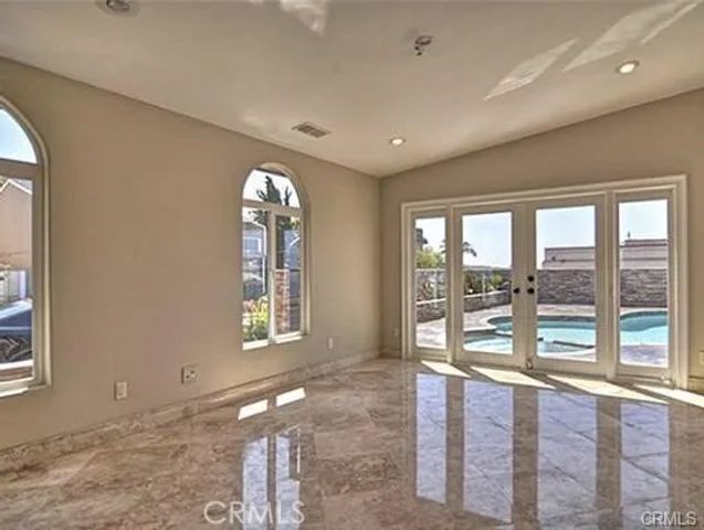 621 Loretta Drive, Laguna Beach, CA 92651